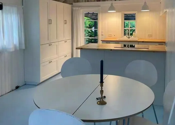 Renovated From 1925 By 別荘 ジルレジェ