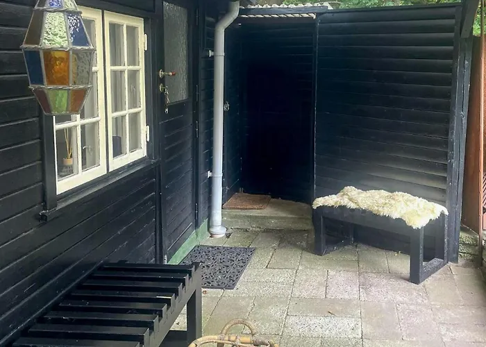Vakantiehuis Renovated From 1925 By *
